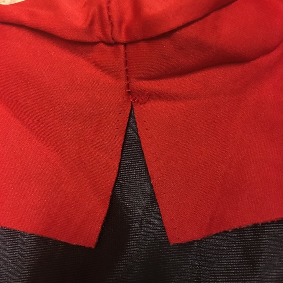 Red Mesh Face Hooded Robe Costume - Picture 6 of 6